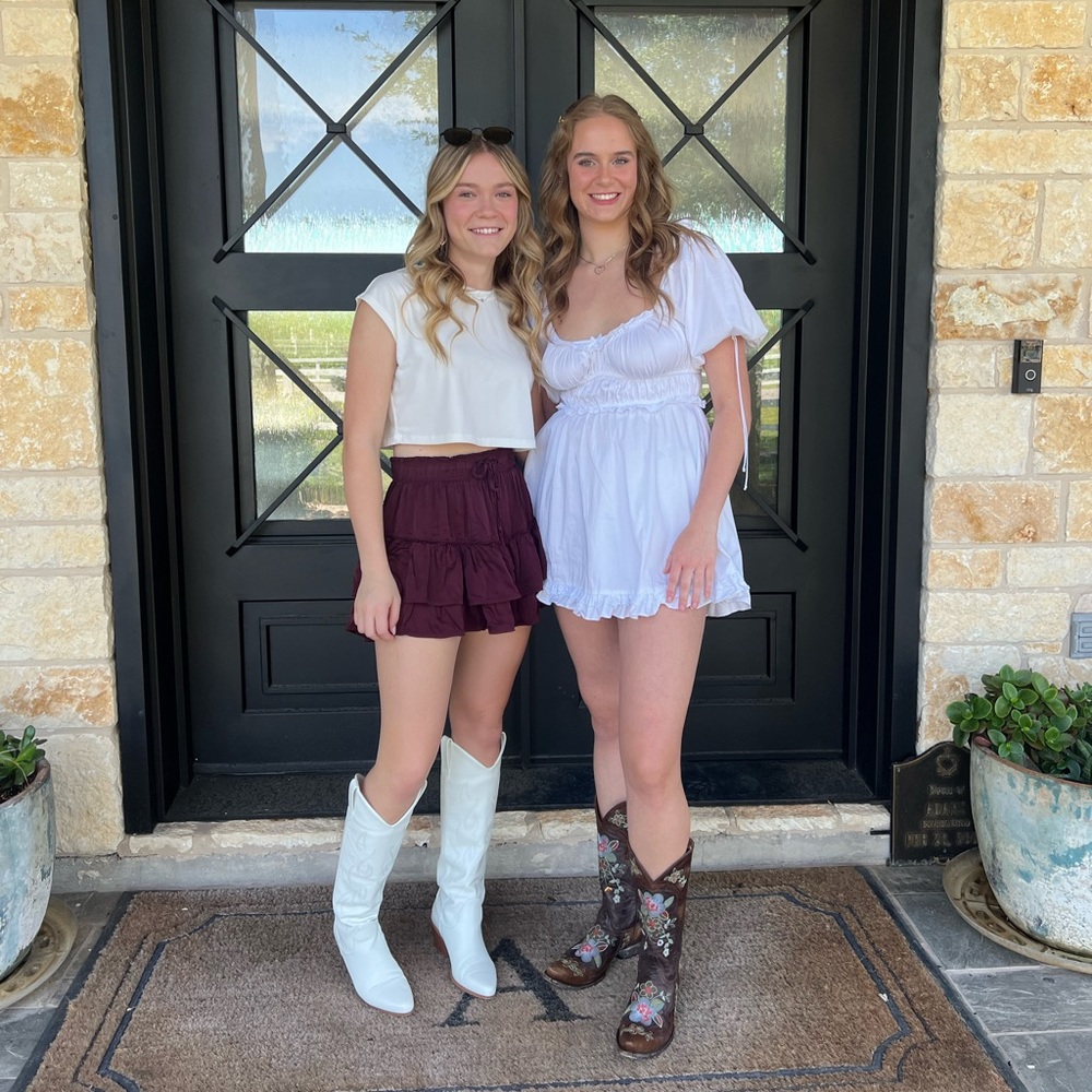 Meet your Posher, Lara